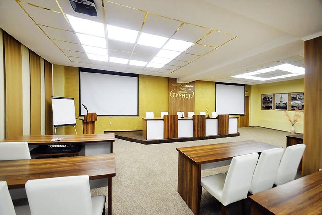 Tourist Hotel Mogilev Esterno foto