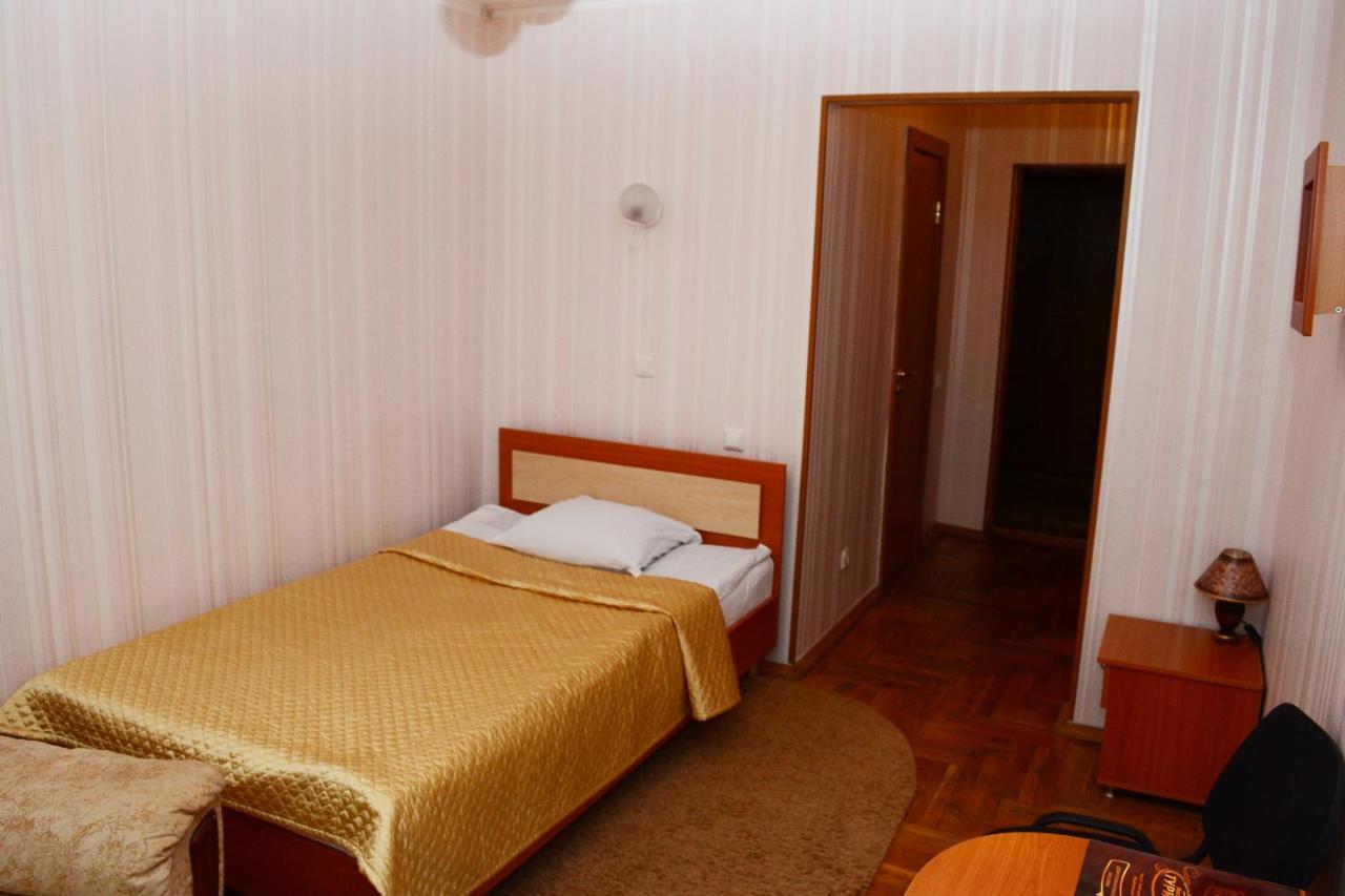 Tourist Hotel Mogilev Esterno foto
