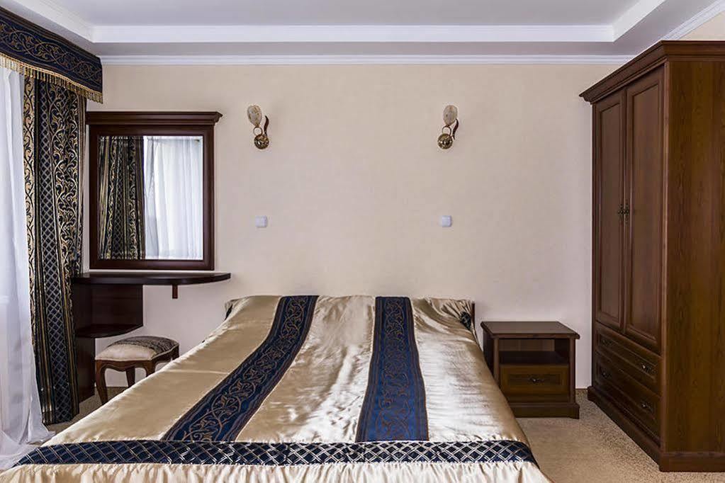 Tourist Hotel Mogilev Esterno foto